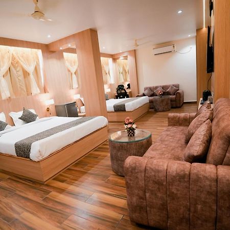 Hotel Jk Palace Prayagraj Esterno foto