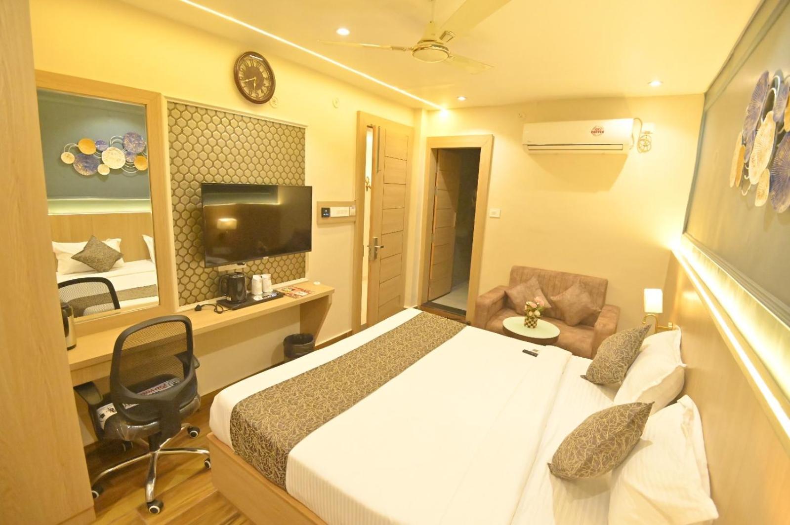 Hotel Jk Palace Prayagraj Esterno foto
