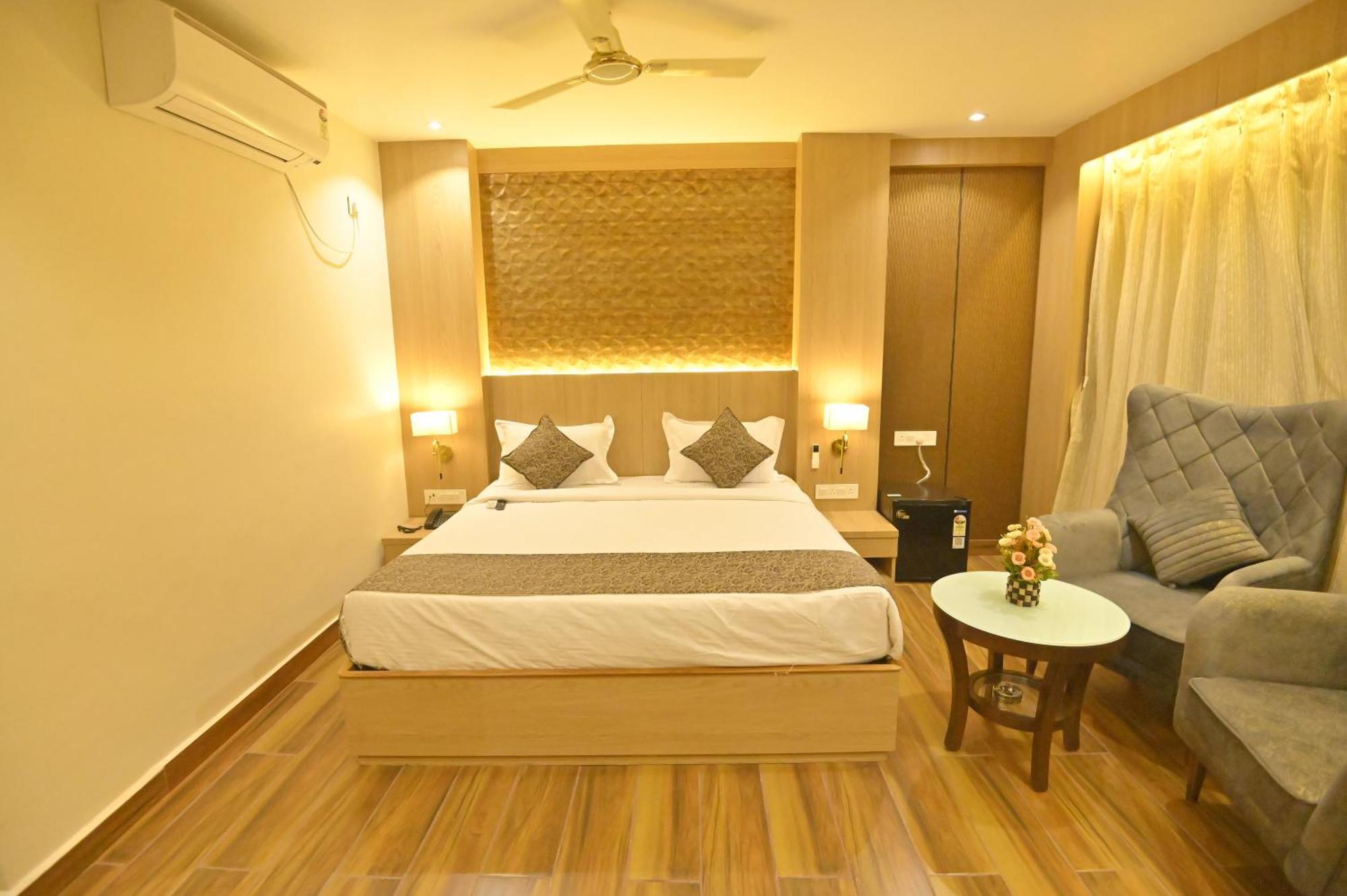 Hotel Jk Palace Prayagraj Esterno foto