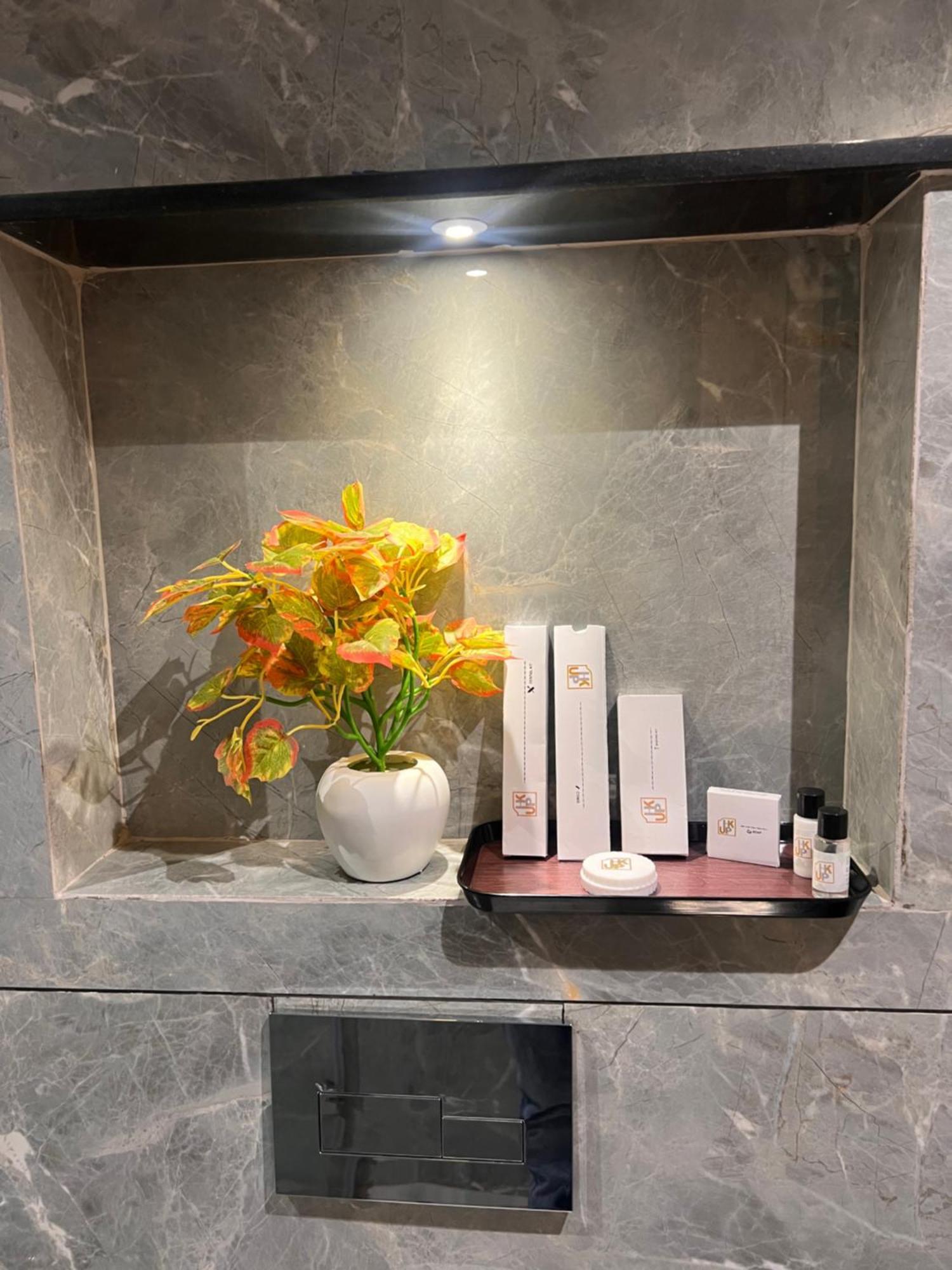 Hotel Jk Palace Prayagraj Esterno foto