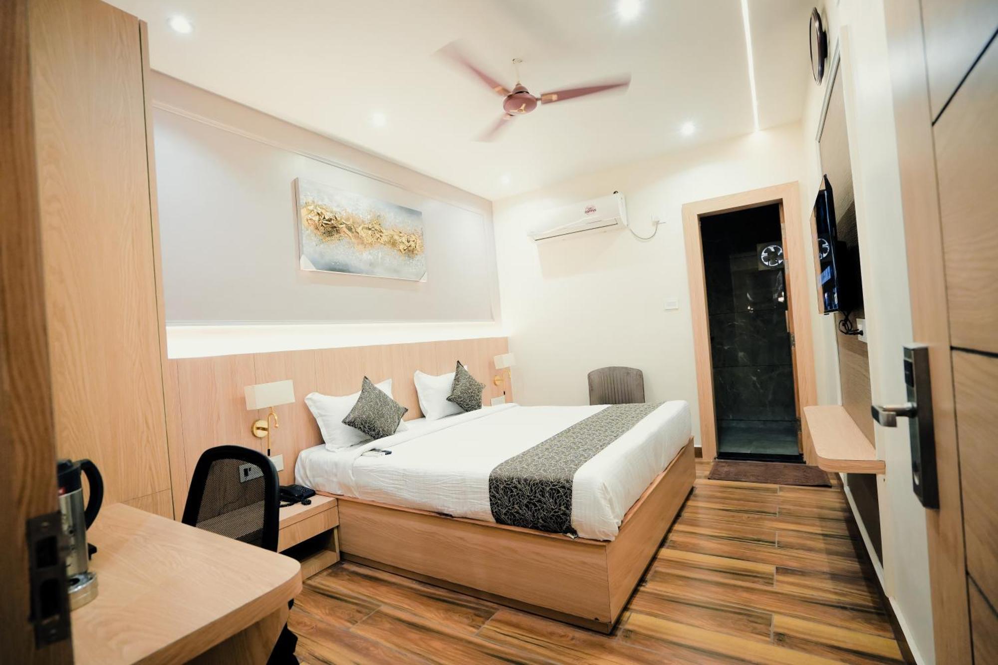 Hotel Jk Palace Prayagraj Esterno foto