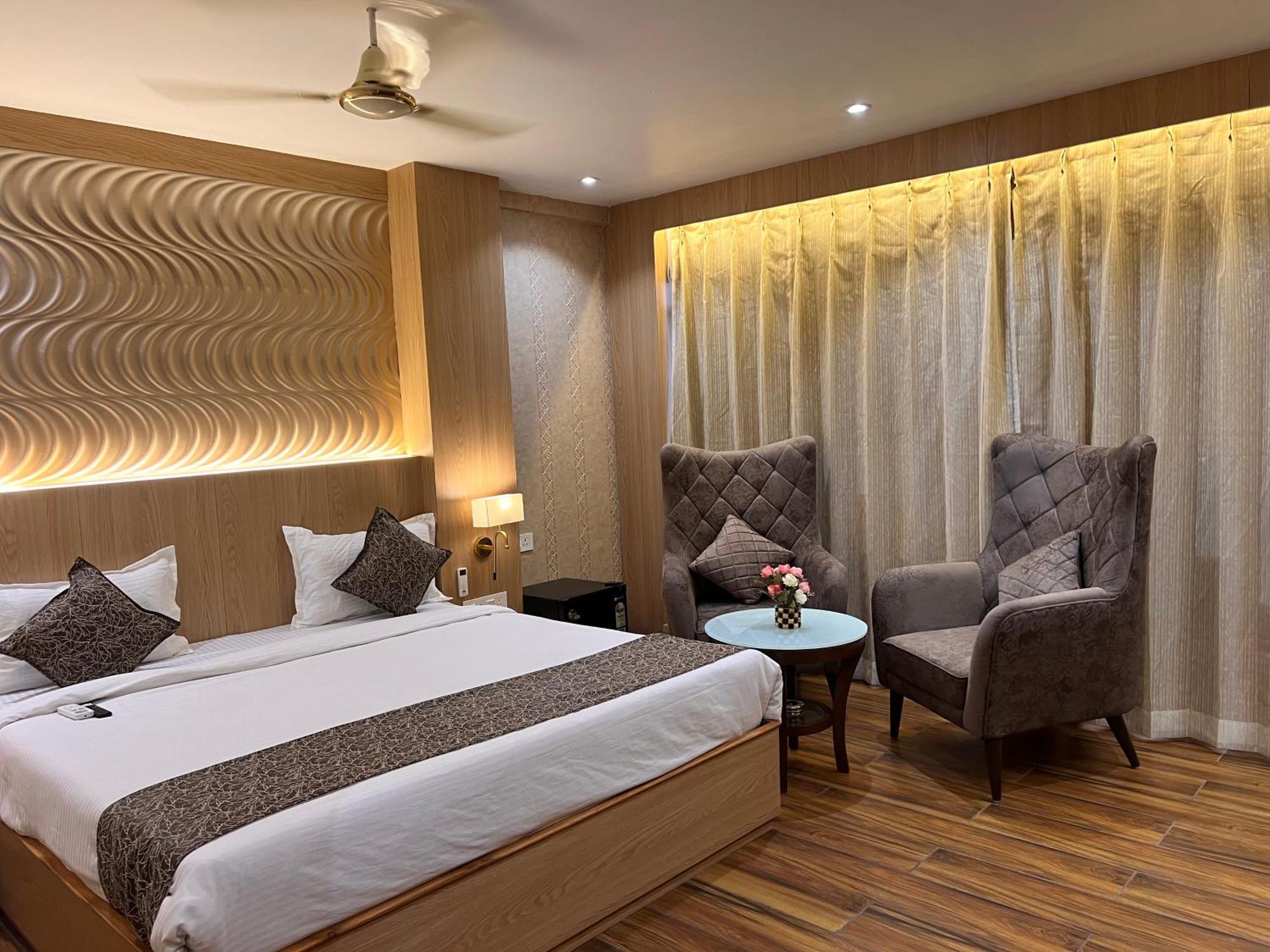 Hotel Jk Palace Prayagraj Esterno foto