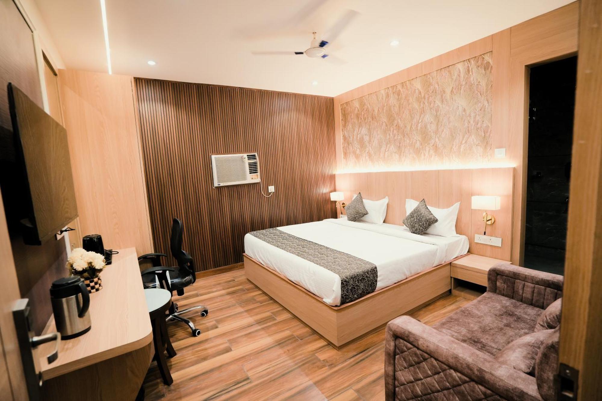 Hotel Jk Palace Prayagraj Esterno foto