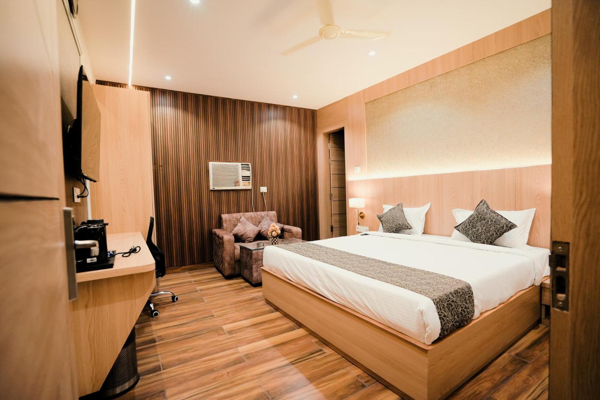 Hotel Jk Palace Prayagraj Esterno foto