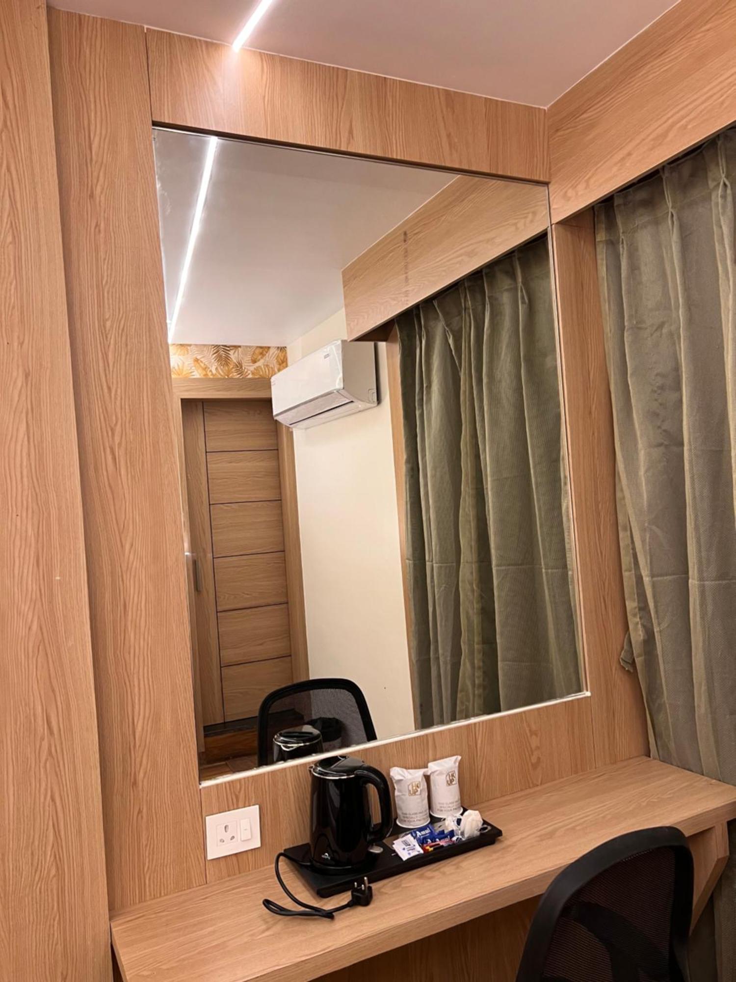 Hotel Jk Palace Prayagraj Esterno foto